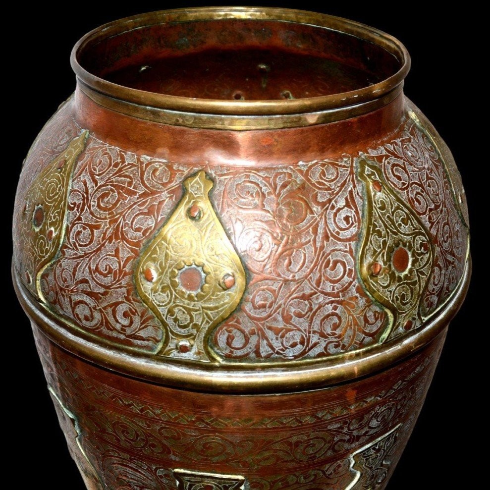 Vase aux étoiles & arabesques, Ht 46 cm, laiton & cuivre, Maroc, XIXème siècle, collection-photo-2