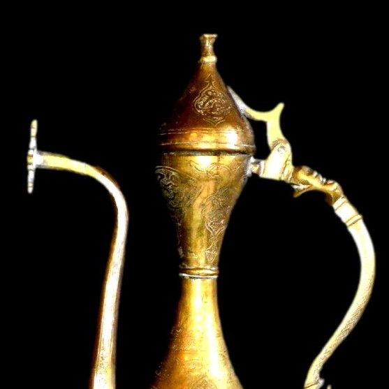 Aiguière et son bassin, Ibrik Ottoman en laiton ciselé de calligraphies, fin du XIXème siècle-photo-3