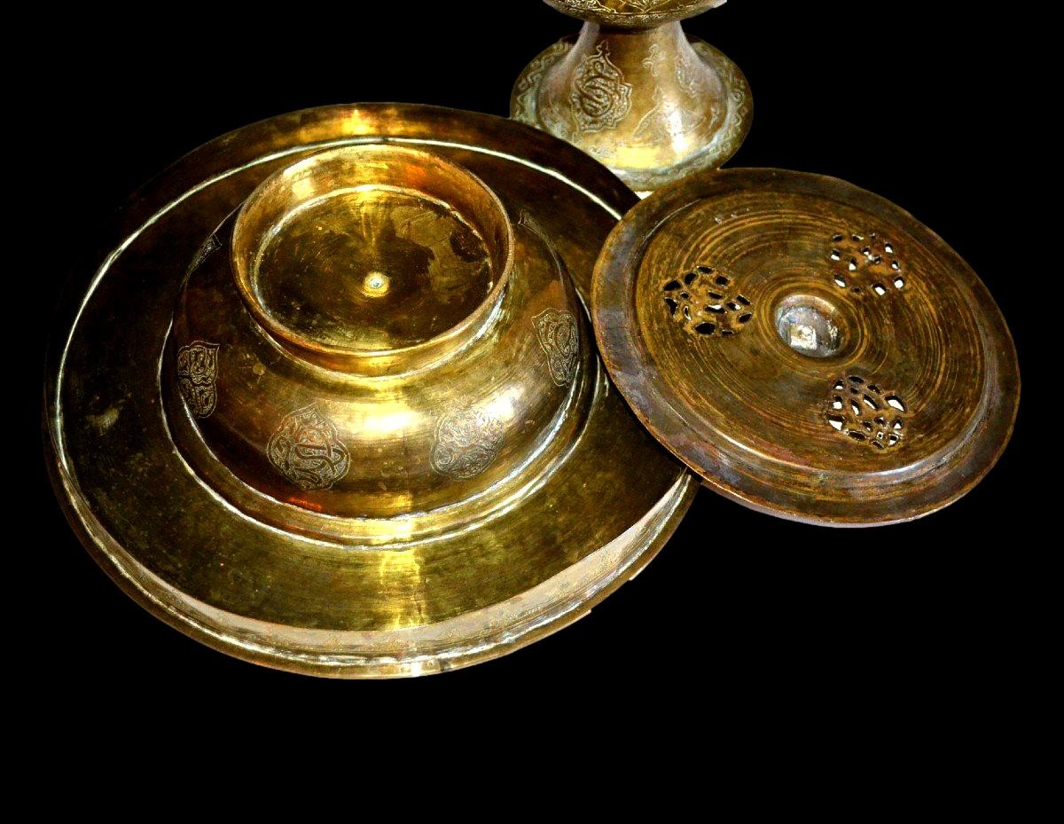 Aiguière et son bassin, Ibrik Ottoman en laiton ciselé de calligraphies, fin du XIXème siècle-photo-4