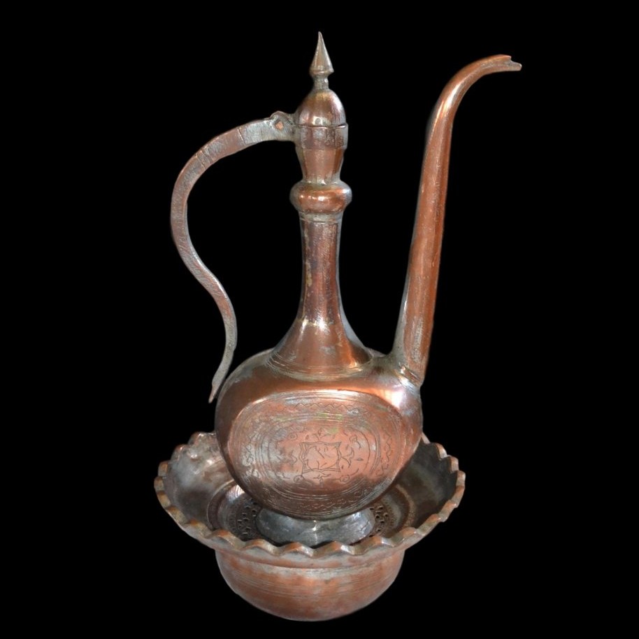 Aiguière et son bassin, Ibrik Ottoman en laiton ciselé de calligraphies, fin du XIXème siècle-photo-7