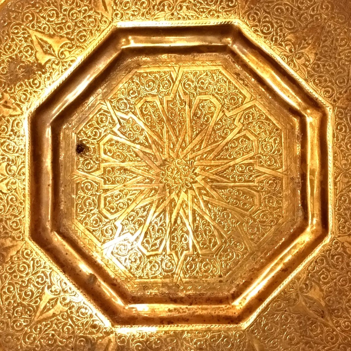 Large Hand-engraved Brass Serving Tray, Ottoman Art, Circa 1900, Very Good Condition-photo-3