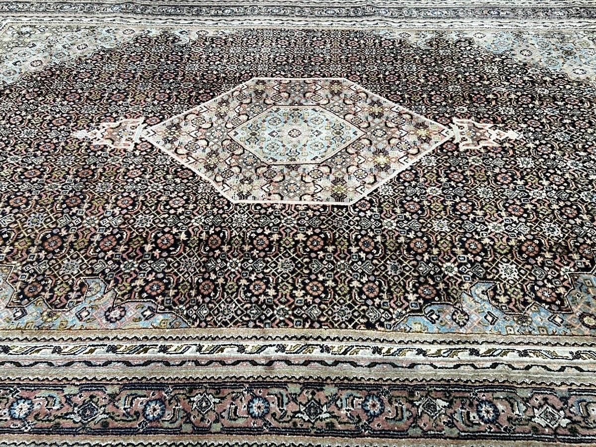 Moud Mahi Rug, 235 X 380 Cm, Tabriz Family, Hand-knotted Wool Circa 1980, In Very Good Condition-photo-3