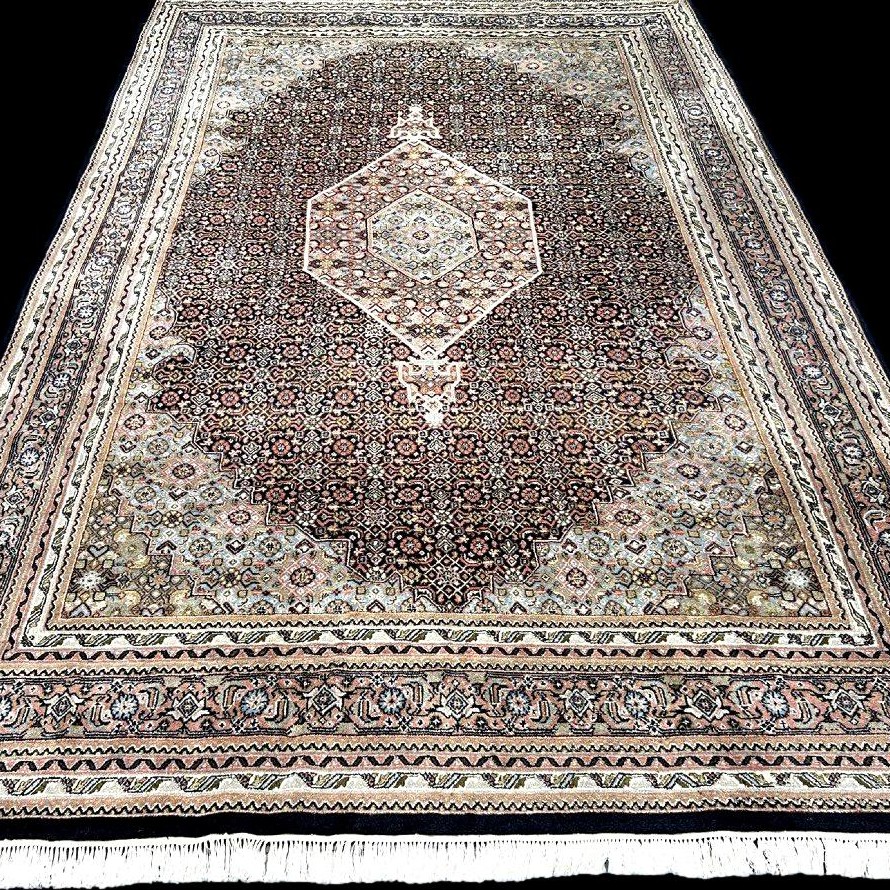 Moud Mahi Rug, 235 X 380 Cm, Tabriz Family, Hand-knotted Wool Circa 1980, In Very Good Condition