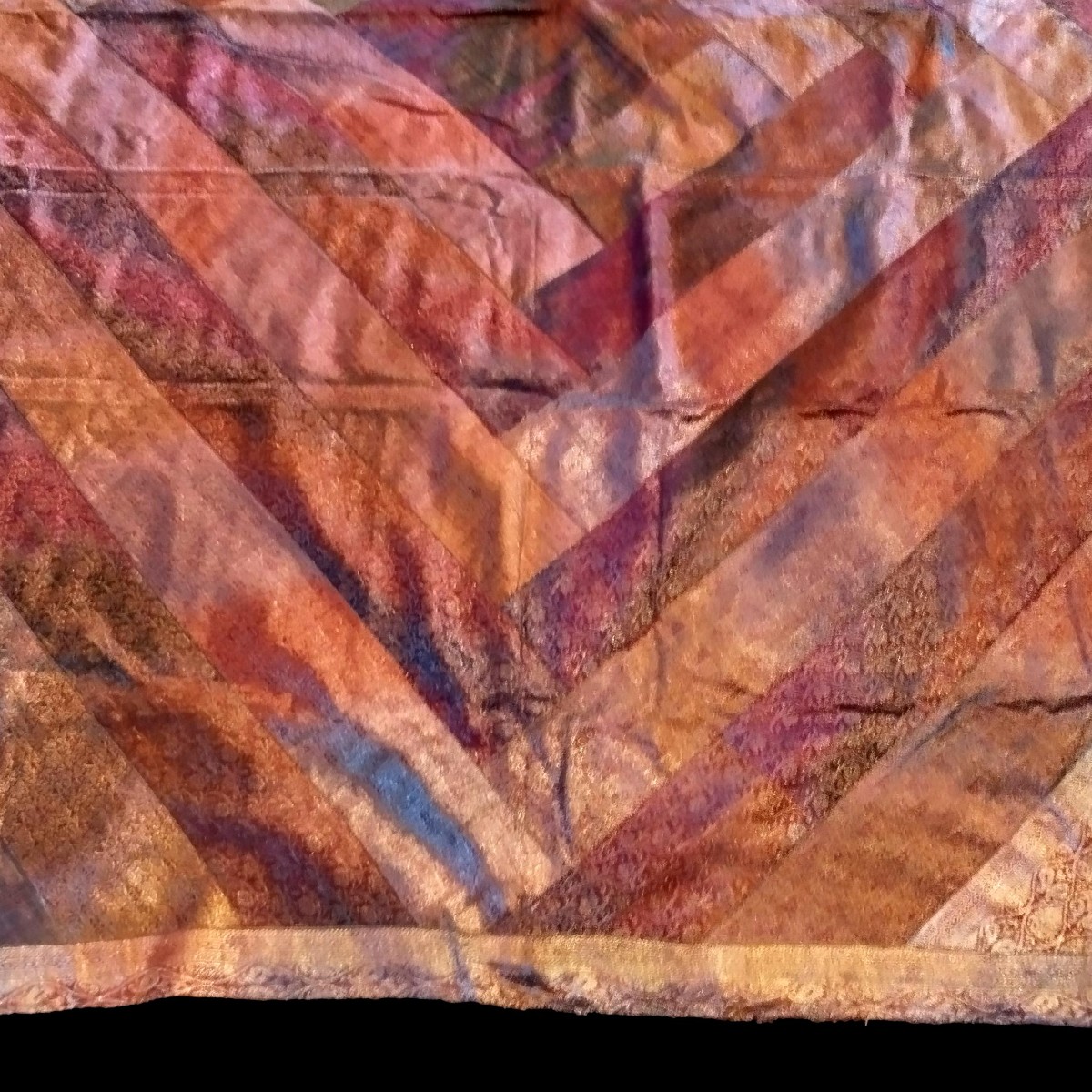 Tenture de soie, 215 x 260 cm, soie en patchwork, travail des années 70-80, parfait état-photo-2