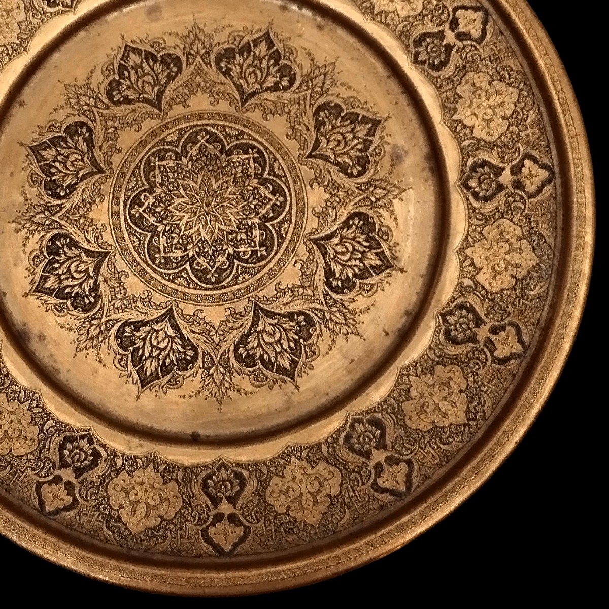Small Dish, Hand-chased Brass And Acid Etching, Isfahan, Iran, Mid-20th Century-photo-1