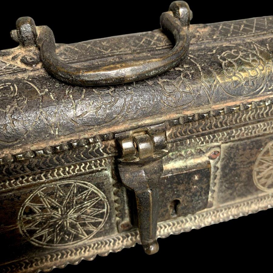 Art Moghol, rare Plumier en bronze gravé, du XVIIème - XVIIIème siècle, Gujarat, Inde-photo-3