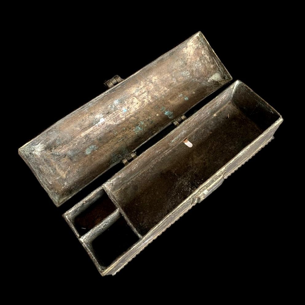Art Moghol, rare Plumier en bronze gravé, du XVIIème - XVIIIème siècle, Gujarat, Inde-photo-4