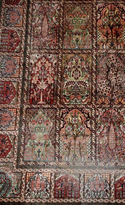 Srinagar Carpet, Kashmir Silk, 184 X 281 Cm, Hand-knotted Silk, Jammu And Kashmir, 1970-photo-2