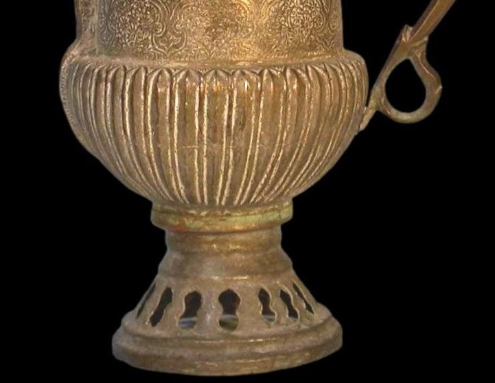 Théière de nomades, Asie centrale, laiton ciselé au repoussé, XIXème siècle, état collection-photo-3