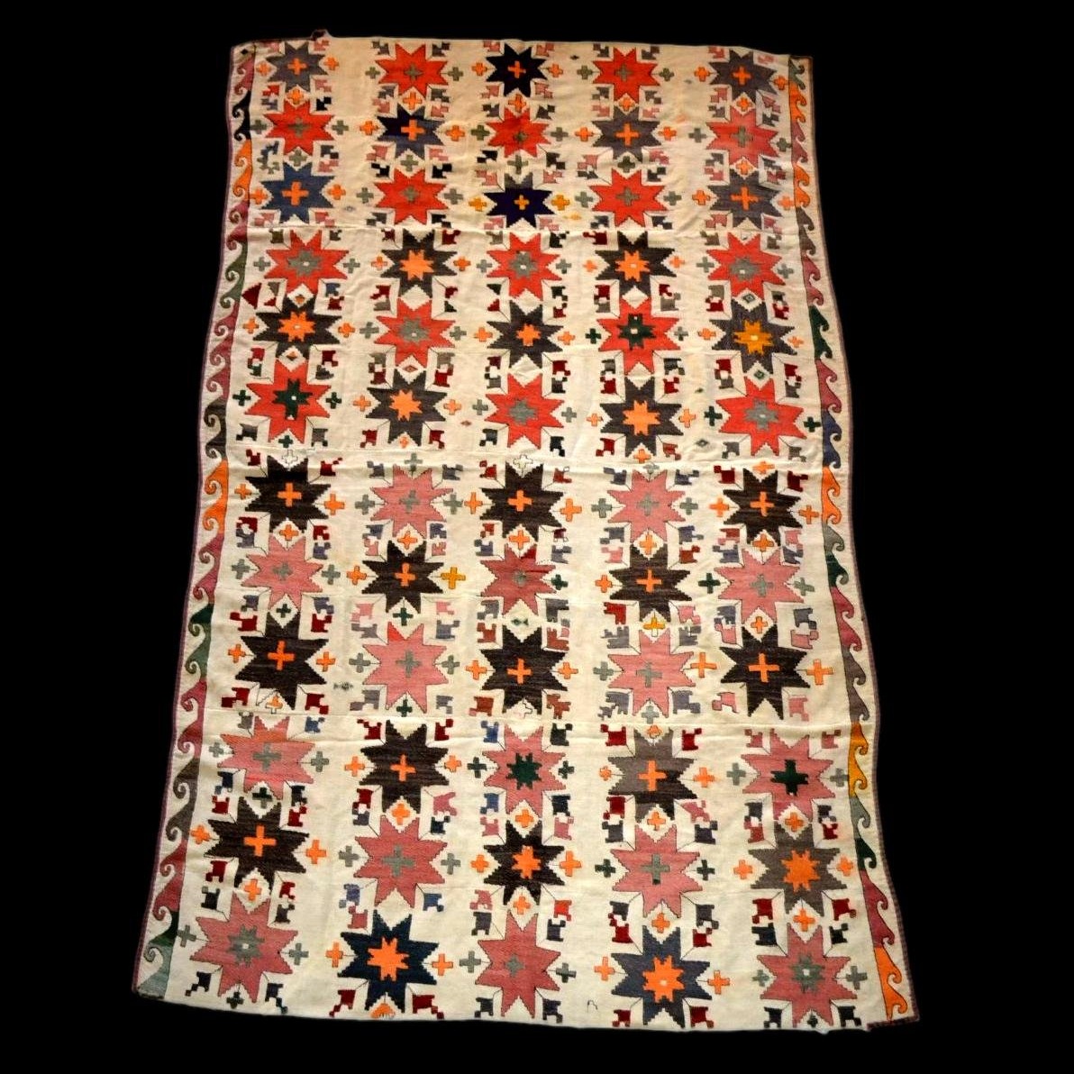Julhir Rug, 160 X 256 Cm, Silk & Cotton Threads Embroidered On Woven Cotton, Uzbekistan, Tôt XX
