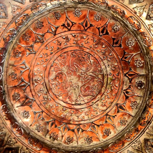 Wedding Dish Featuring Three Deer, Turkmen Art From Central Asia, 19th Century, Tin-plated Copper-photo-3