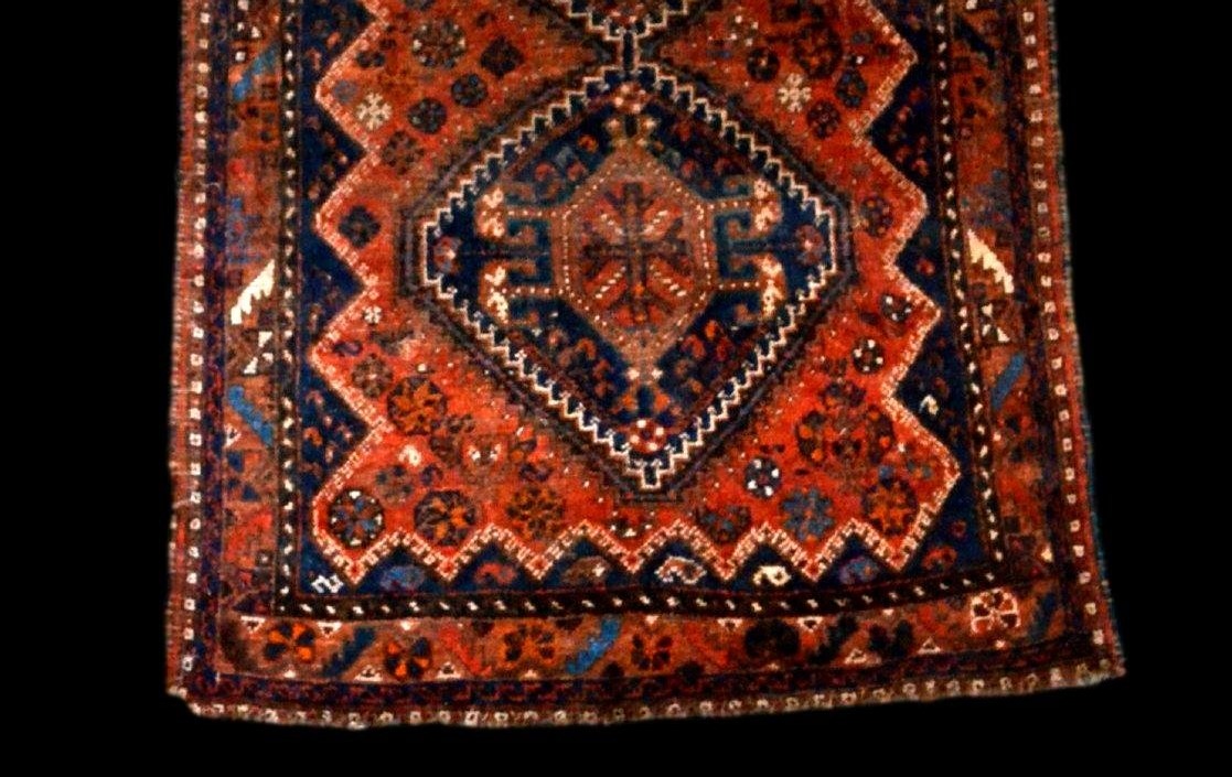 Tapis Gashghaï, 115 x 152 cm, laine sur laine nouée main en Iran vers 1900 - 1920-photo-1
