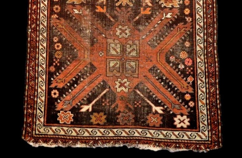 Kazak Rug With Eagles, 121 X 213 Cm, Wool On Wool, Hand-knotted In The Caucasus, Early 19th Century-photo-1