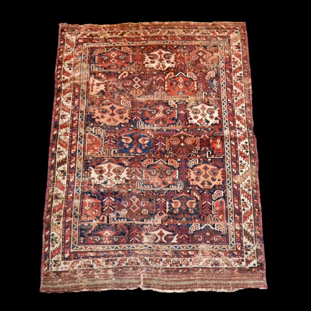 Bakthiar Rug, 125 X 170 Cm, Hand-knotted From Wool During The Qajar Dynasty In The 19th Century