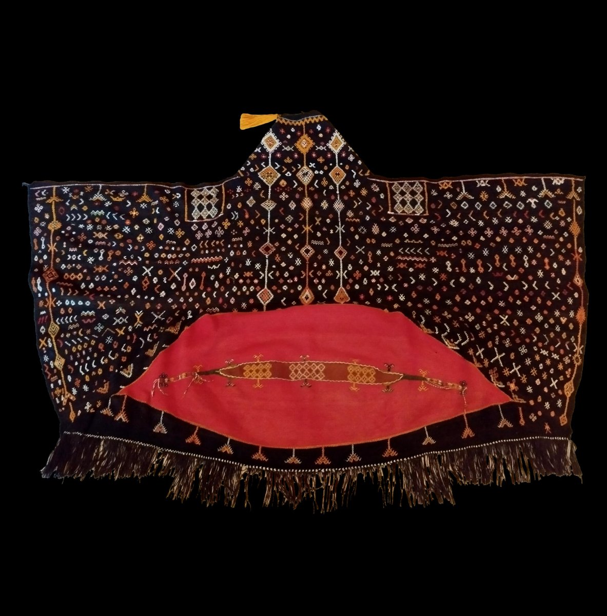 Un grand plat Berbère en terre cuite, Kabylie, Sejnane, rare décor au collier, 1900, bon état -photo-7