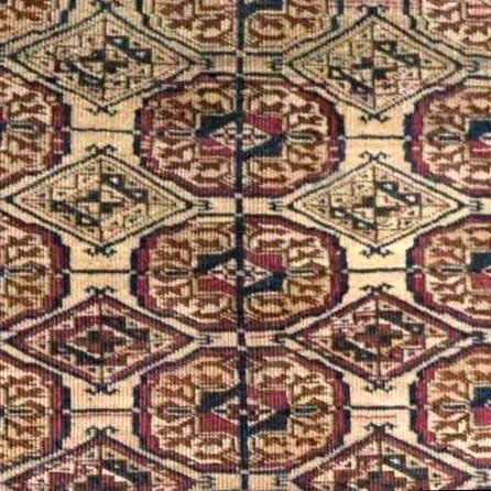 Tapis Tekké, 124 x 187 cm, laine sur laine nouée main vers 1900 par une tribu Tekké-photo-1