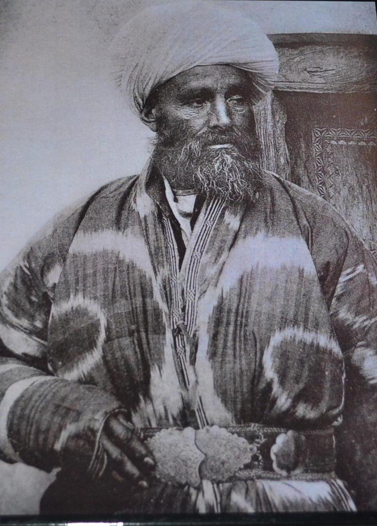 Tapis Tekké, 124 x 187 cm, laine sur laine nouée main vers 1900 par une tribu Tekké-photo-8