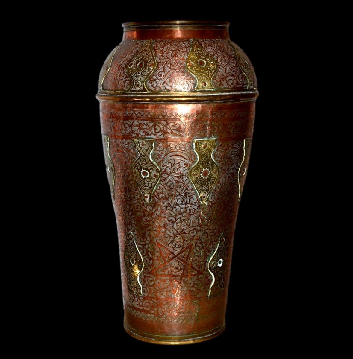 Important Berber Footed Jar, Aït Daoula, Greater Kabylie, Late 19th–early 20th Century-photo-7