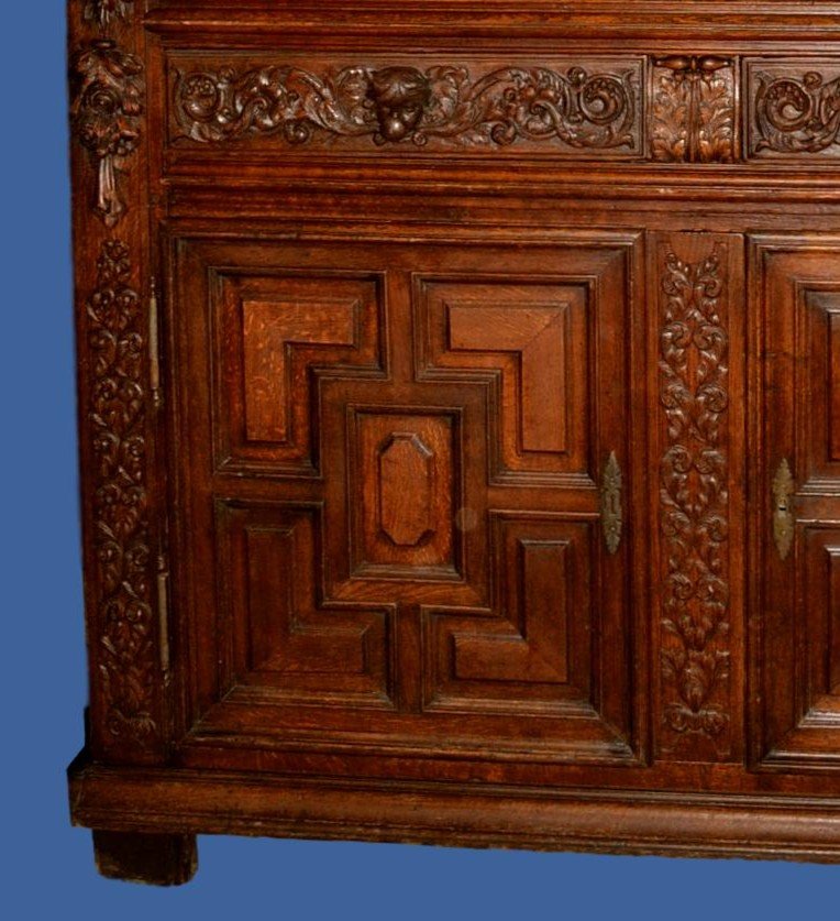 Armoire de mariage ou buffet à quatre vantaux et deux tiroirs, Normandie, du XVIIème Siècle-photo-1