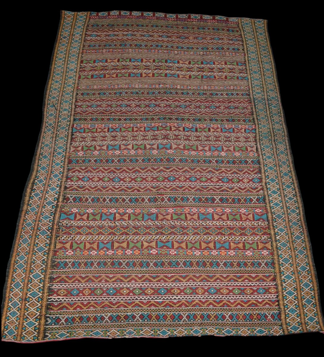 Kilim , Hanbel brodé, Khemisset, Moyen Atlas, Maroc, 119 cm x 171 cm, Laine, Vers 1970-photo-3