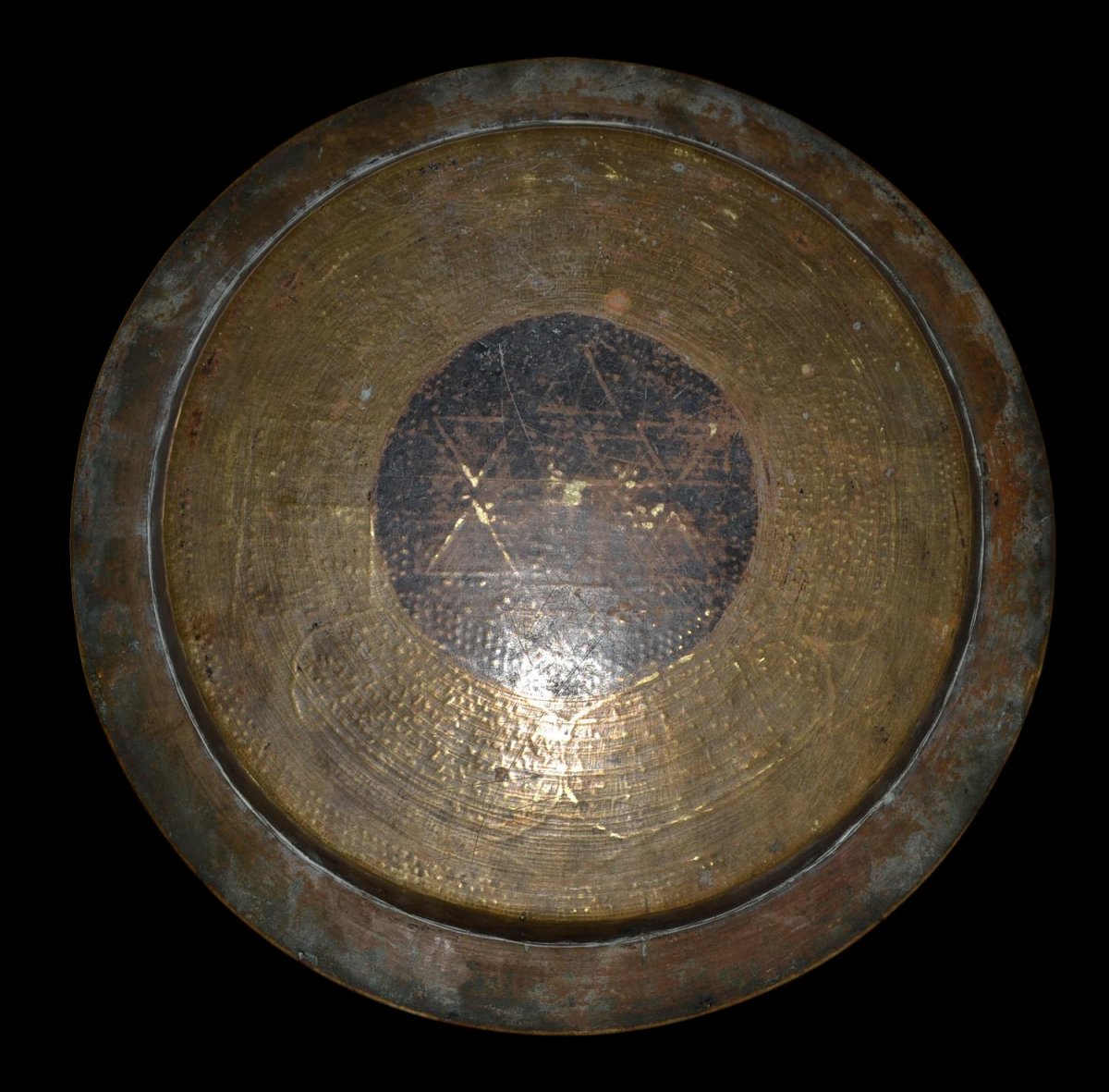 Engraved Yellow Copper Dish, North Africa, XIXth Century-photo-1