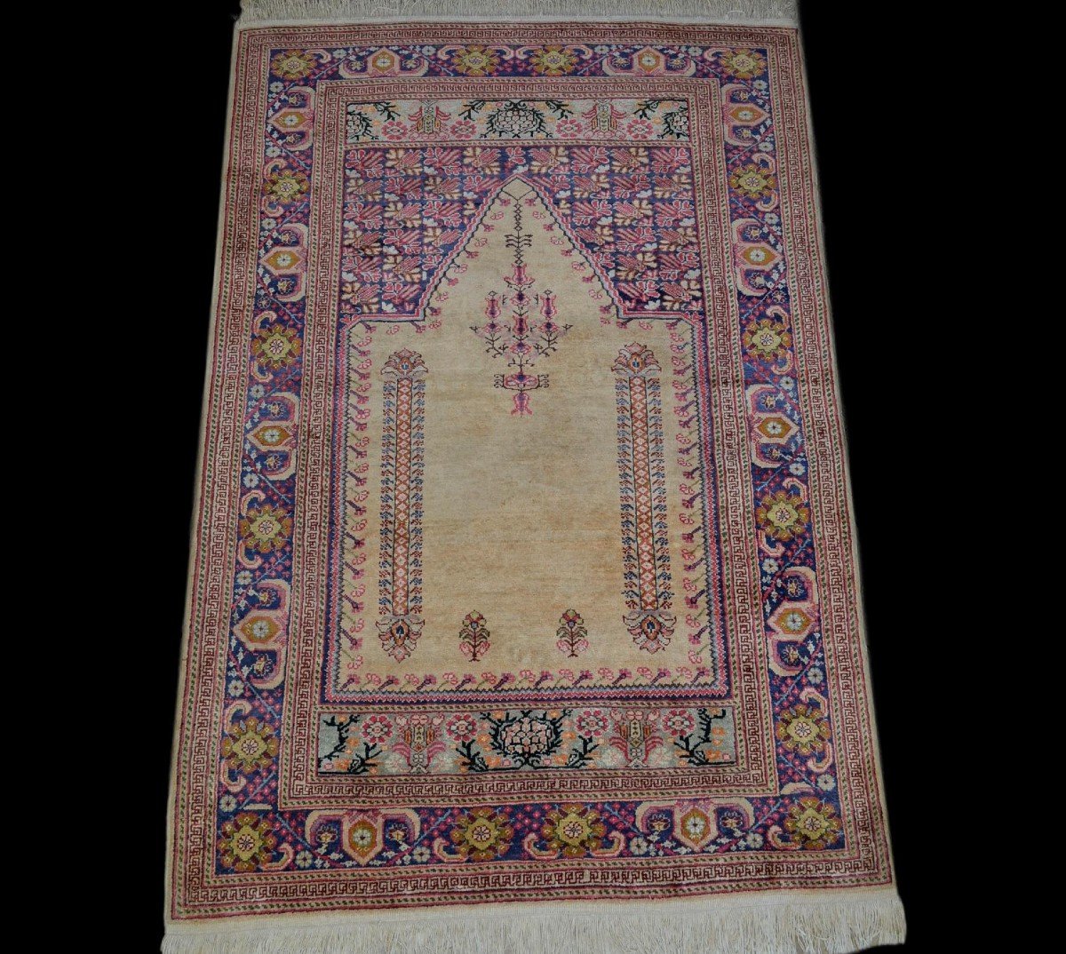 Tapis Panderma Ancien, 120 cm x 192 cm,laine et soie, Anatolie, Turquie, Début du XXème Siècle, Très Bon état