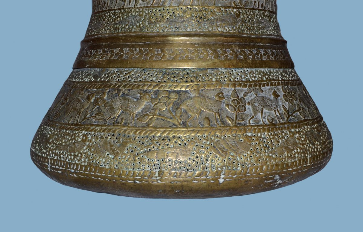 Important Chiseled Copper Vase, Indo-persian From The XIXth Century, In Superb Condition-photo-2