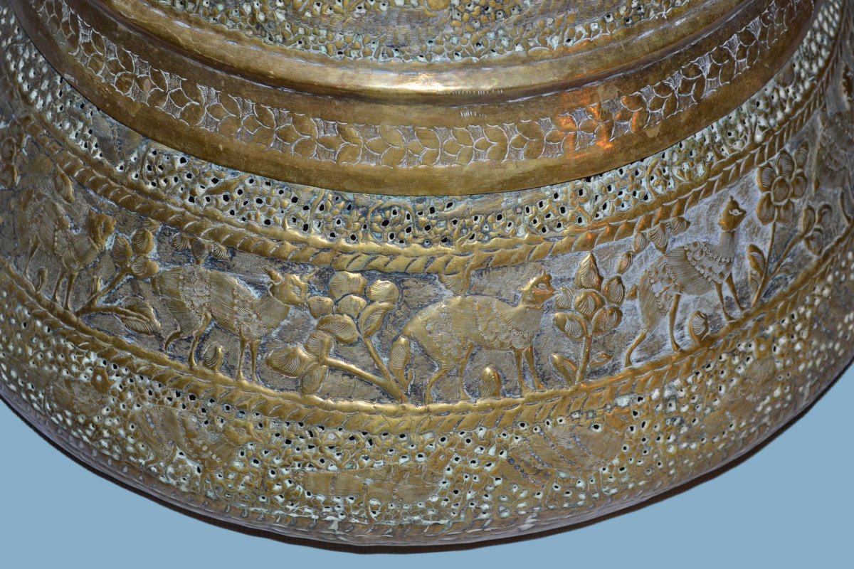 Important Chiseled Copper Vase, Indo-persian From The XIXth Century, In Superb Condition-photo-3
