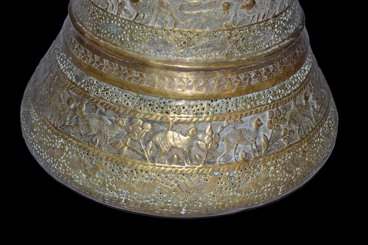 Important Chiseled Copper Vase, Indo-persian From The XIXth Century, In Superb Condition-photo-2