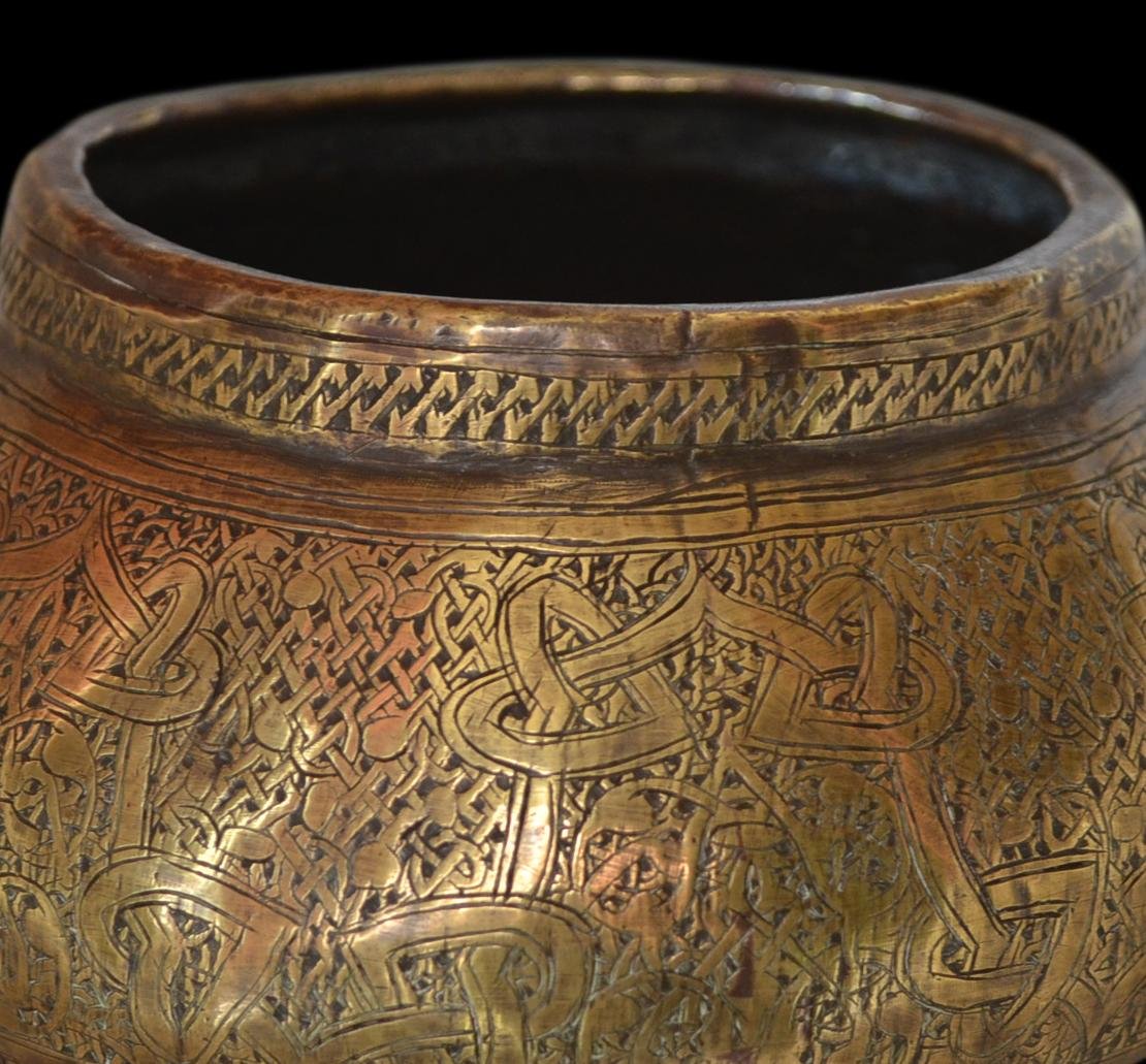 Tâs, Chiseled Copper Basin, Iran, Fars Province, XV / XVIth Century-photo-2