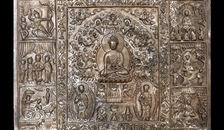 Tibet, Importante Plaque votive, "Vie de Bouddha " cuivre au repoussé, XIXème siècle-photo-4