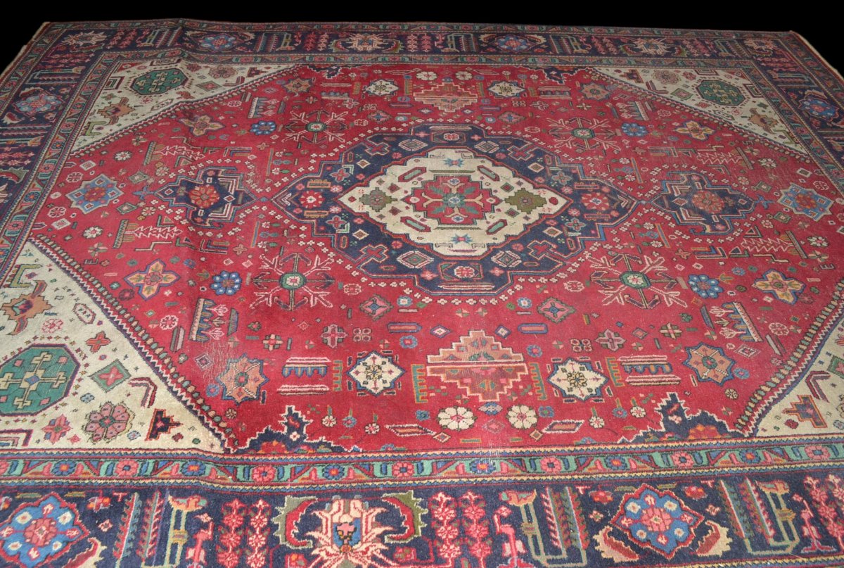 Tapis Persan, Région de Heriz, Iran, 302 cm x 400 cm, Laine nouée main, Vers 1980, En bon état-photo-3