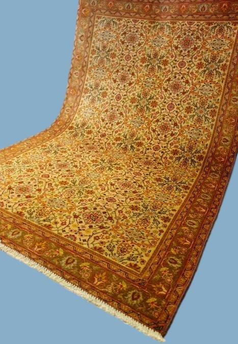 Tapis Persan Yezd, 122 cm x 192 cm, Iran, laine nouée main, vers 1970 en très bel état-photo-2