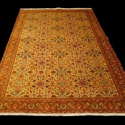 Tapis Yezd, 122 cm x 192 cm, Iran, laine nouée main, Iran, vers 1970 en très bel état