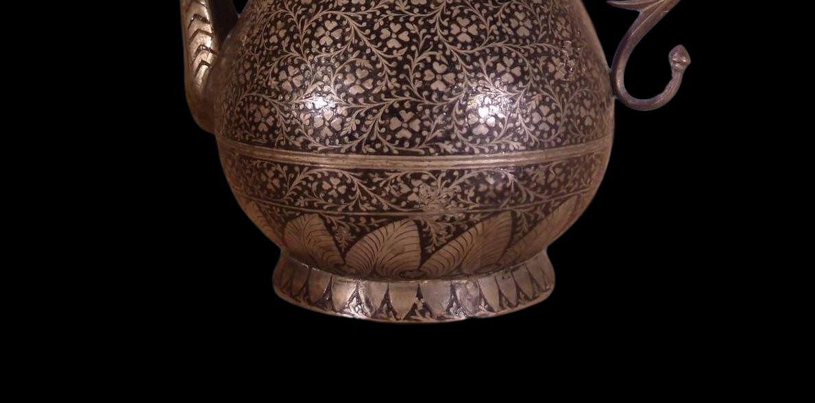 Art du Cachemire, Inde, théière en métal niellé, fin du XIXème Siècle, très bel état-photo-4
