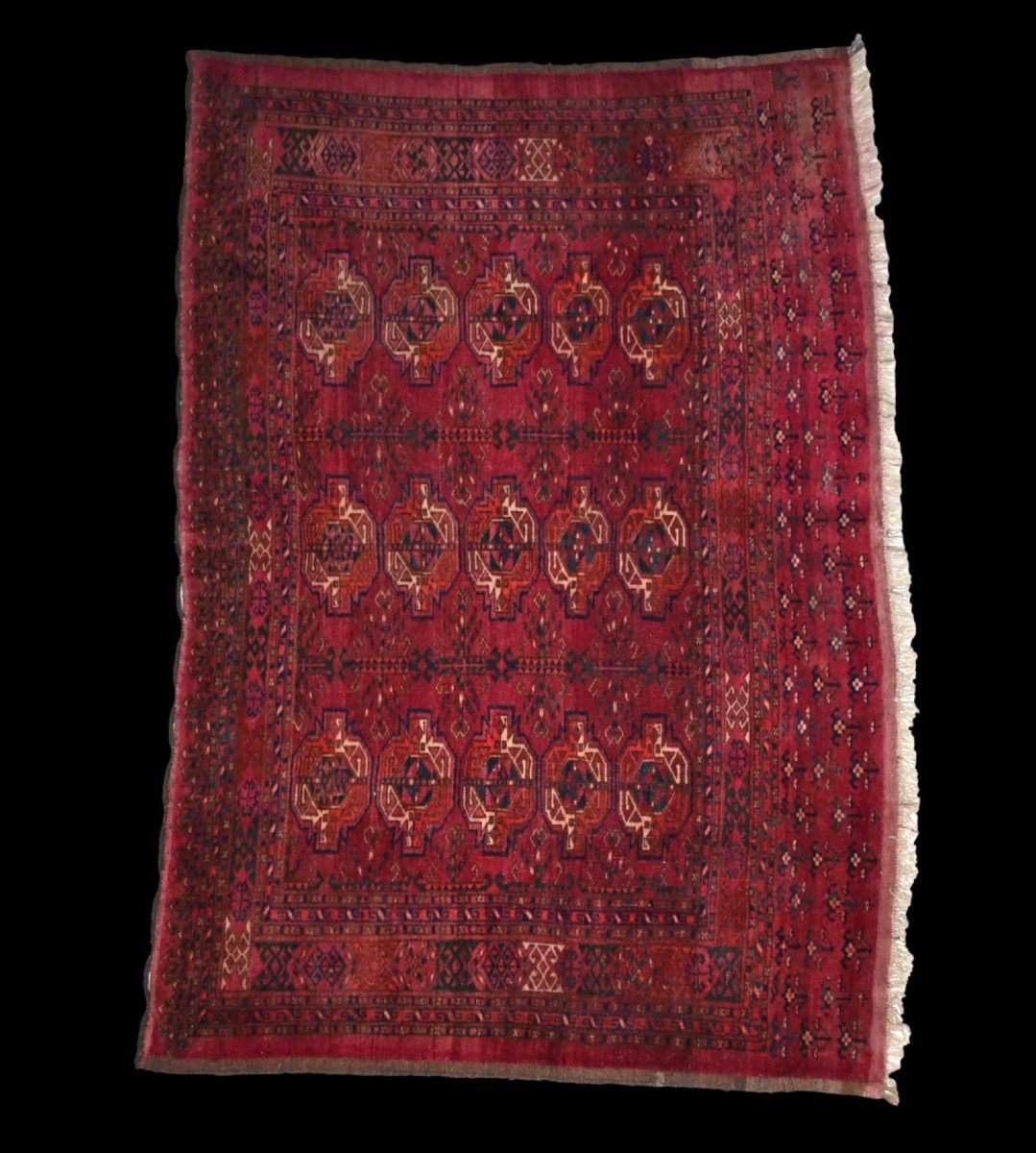 Tapis chouval Tekké, 104 x 158 cm, Turkestan, laine sur laine, XIXème siècle, début XXème