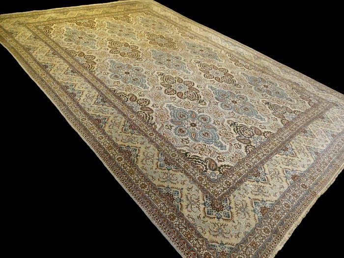 Important Signed Kashan Rug, 284 Cm X 412 Cm, Iran, Hand-knotted Wool, 1930-1950, Very Good Condition-photo-3