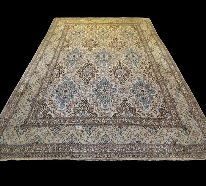 Important Tapis Kashan signé , 284 cm x 412 cm, Iran, Laine nouée main,1930-1950, très bon état