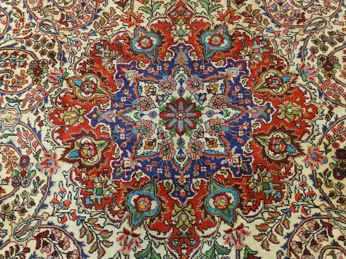 Persian Tabriz Rug, 200 Cm X 303 Cm, Iran, Hand-knotted Wool Circa 1980, Very Good Condition-photo-4