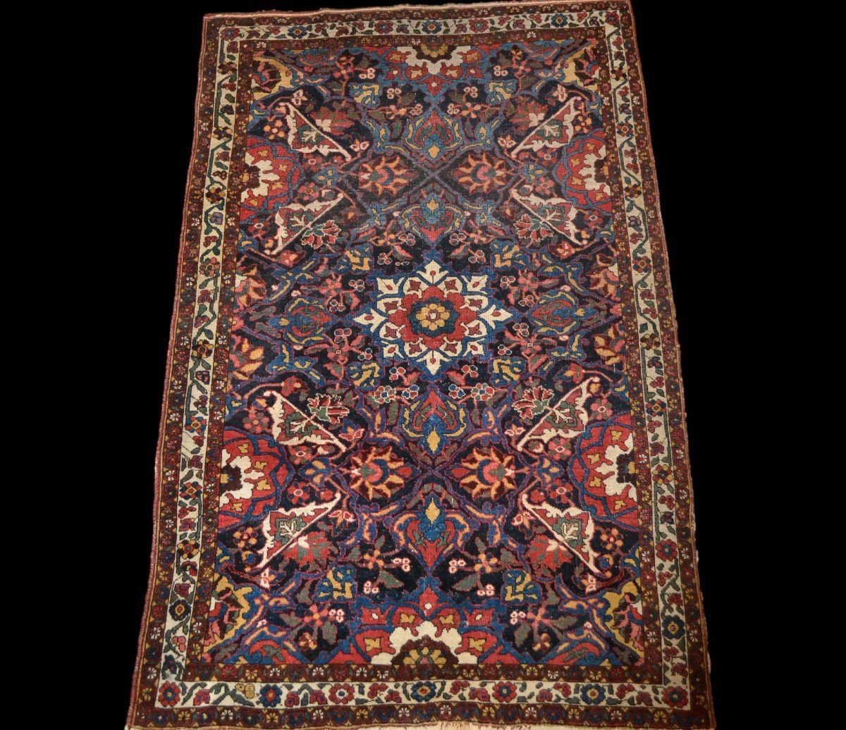 Tapis Persan Bakthiar ancien, 138 cm x 213 cm, Iran, noué main vers 1950, en bon état 