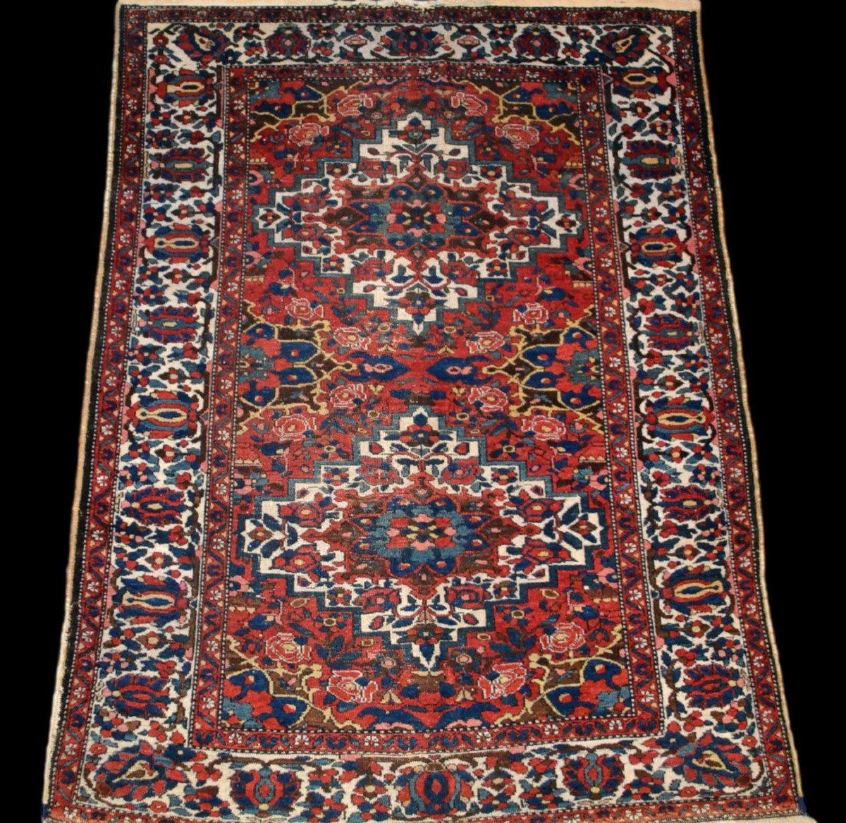 Tapis ancien Bakhtiar, double médaillons, 153 cm x 203 cm, Iran, noué main, XIXème siècle