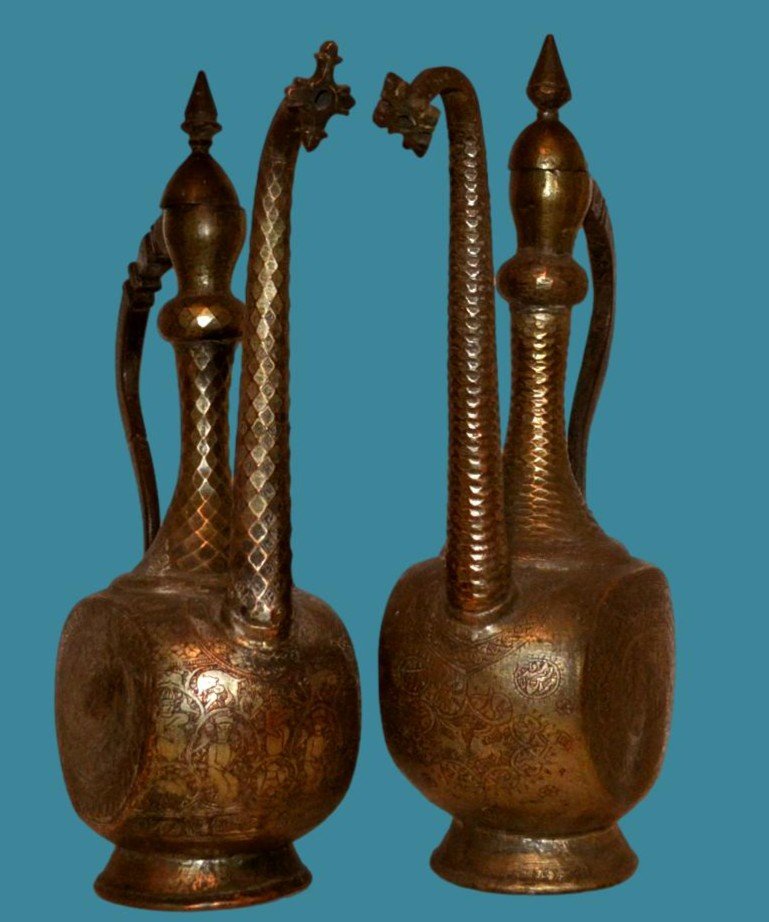Rare paire d'aiguières "aftafa", Perse orientale, laiton gravé toutes faces à la main, XIXème -photo-2