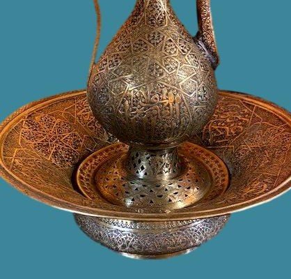 Old Islamic Ewer And Its Basin Ht 46 Cm, Chiseled Brass, Late 19th Century-photo-4