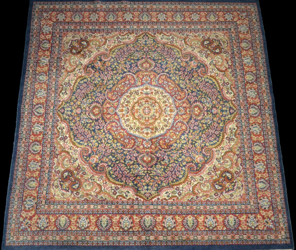 Tapis Tabriz, Indo-persan, 184 x 190 cm, laine nouée main, presque un carré, très bon état 1980