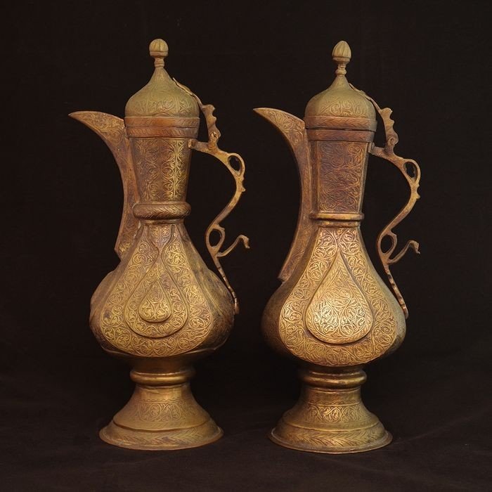 Vase en laiton épais Indo-persan, gravé au burin toutes faces, fin XIXème, très bon état-photo-7