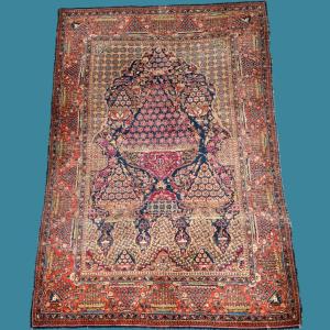 Tapis Ghoum floral ancien, 144 x 204 cm, laine & soie nouée main en Perse, Iran vers 1920-1930