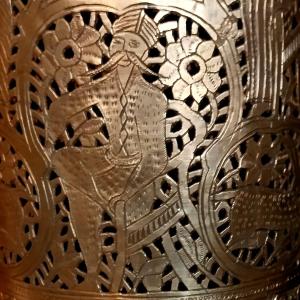 Pair Of Kadjar Candlesticks, Ht 103 Cm, Mash'al In Chiseled And Openwork Brass From The 19th Century