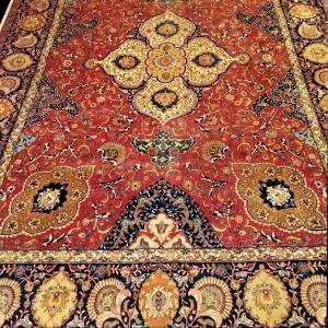 Tapis Tabriz ancien signé, 262 x 377 cm, laine nouée main en Iran, Perse 1900 - 1920