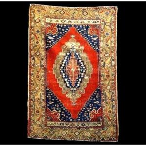 Antique Kutaya Silk Rug, 111 X 165 Cm, Hand-knotted In The 19th Century, Ottoman Empire, 
