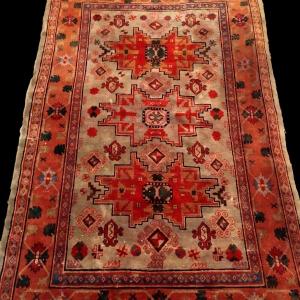 Antique Sivas Rug, Anatolia, 136 Cm X 174 Cm, Hand-knotted Wool In Türkiye Circa 1920-1930 